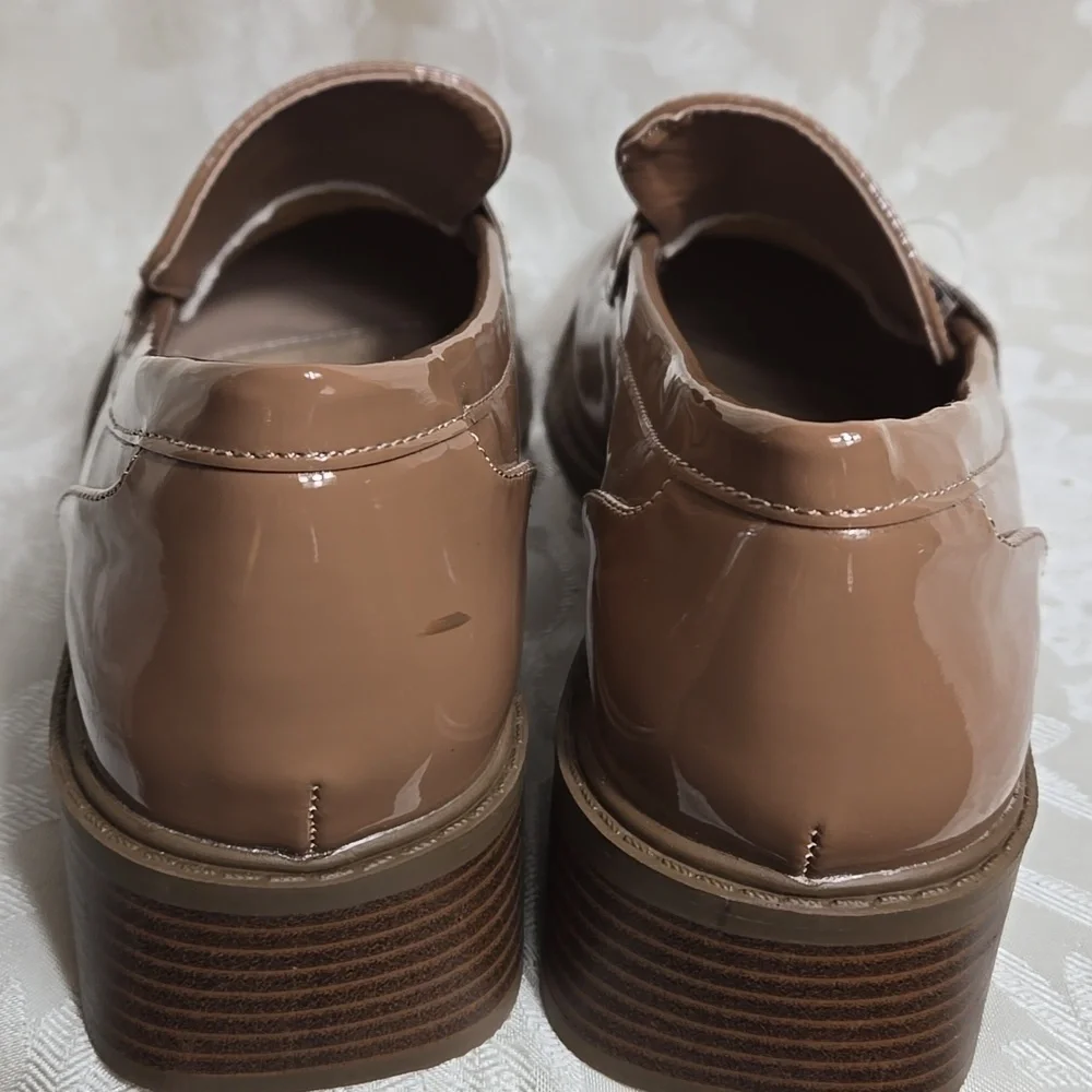 Jones New York Light  Brown Patent Leather Quiet Luxurt Loafers NWT